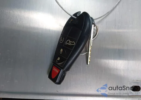 2013 Jeep Grand Cherokee Overland из США, поврежденный, VIN 1C4RJECT1DC647227